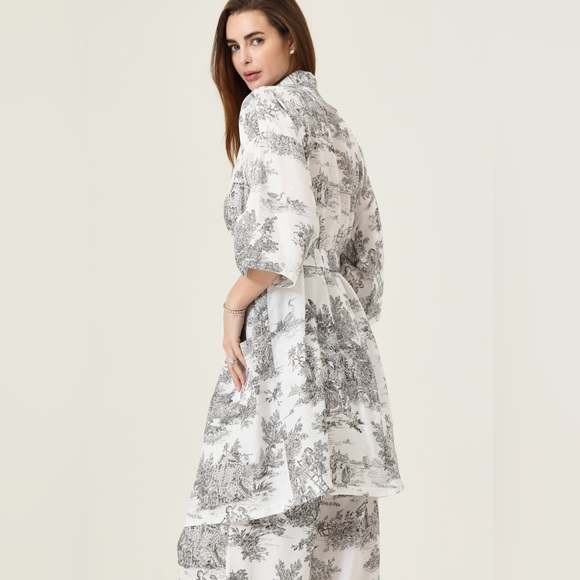 Nothing fits But VEGAN SILK ROBE & PANTS SET - Picture 5 of 8